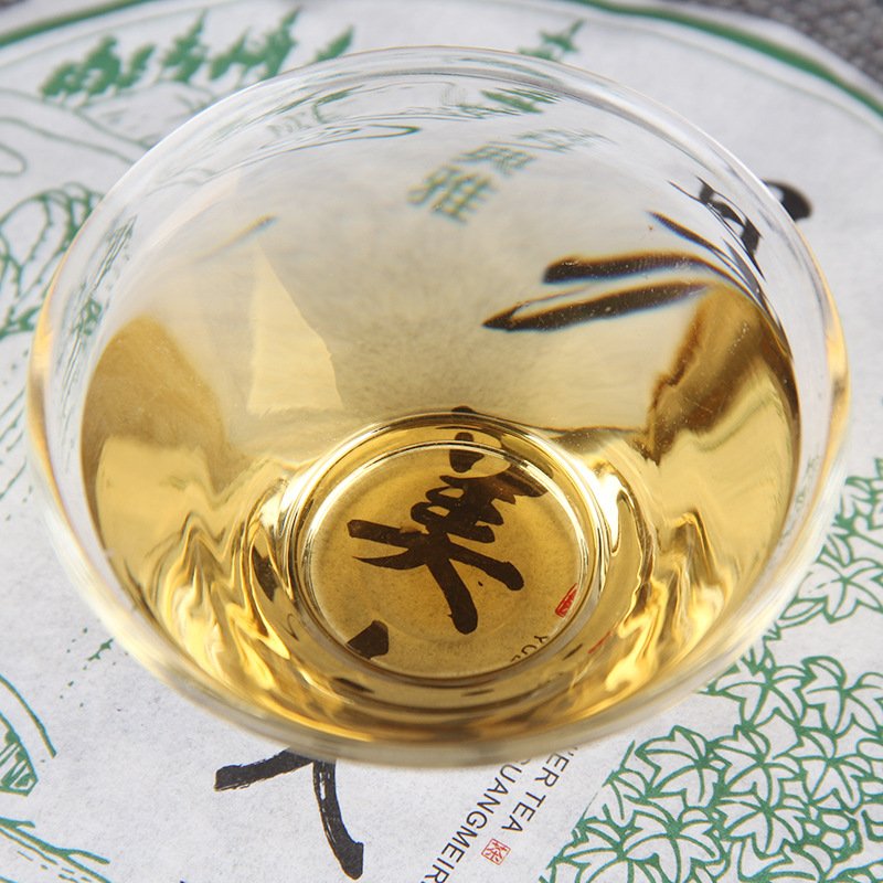 Moonlight Beauty Tea – 2020 Vintage Yunnan Large-Leaf Sun-Dried Raw Pu'er, 357g Cake - Image 4