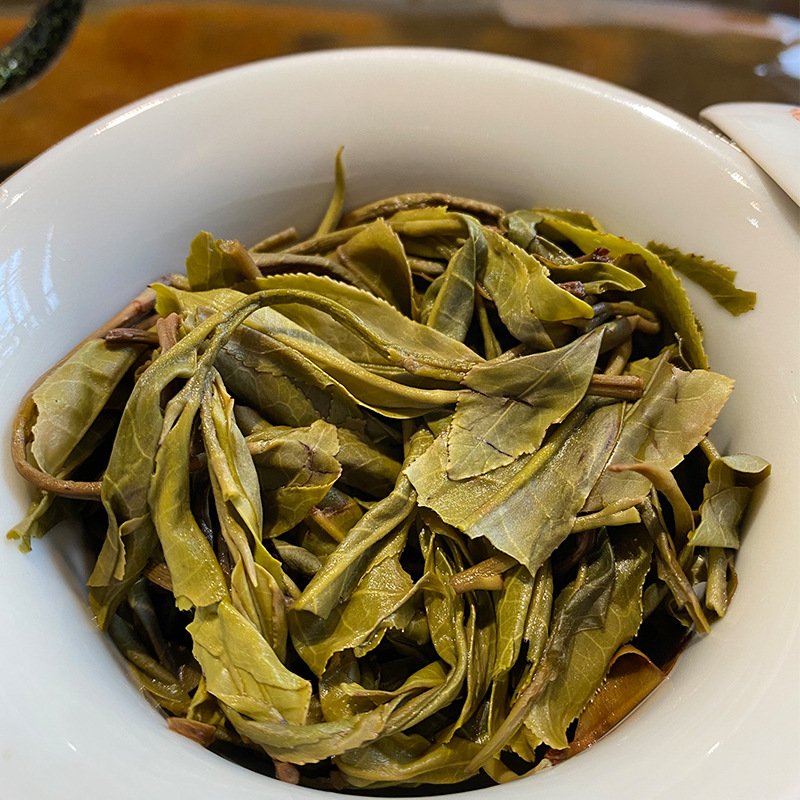 2023 Spring Harvest – 800-Year Lishan Ancient Tree Single-Plant Raw Pu'er Loose Tea | 500g - Image 3