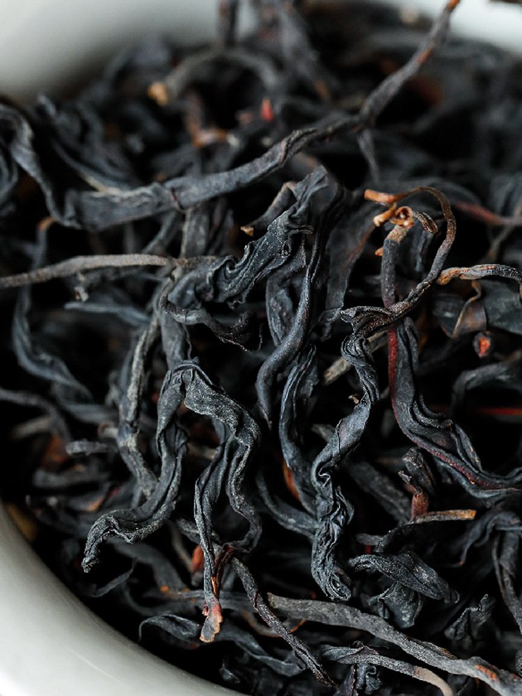 Yunnan Ancient Tree Black Tea – Special Grade Wild Sun-Dried Dianhong | 800+ Year Wild Trees | 100g Canister - Image 5
