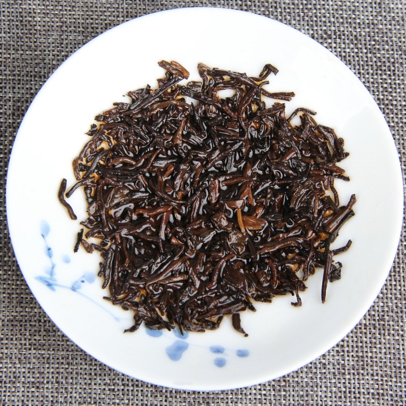 2009 Aged Golden Needle Imperial Ripe Pu'er Loose Tea – Menghai Fermented Premium Grade - Image 4