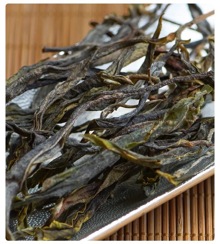 2024 Bingdao Old Village Single-Tree Raw Pu'er Loose Tea – Exclusive Single-Plant Selection, 100g Tin Canister - Image 8