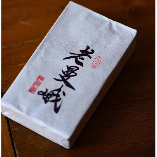 2022 Lao Man'E Ancient Tree Spring Tea Pure Material Raw Pu'er – 125g Brick | Sheng Pu'er