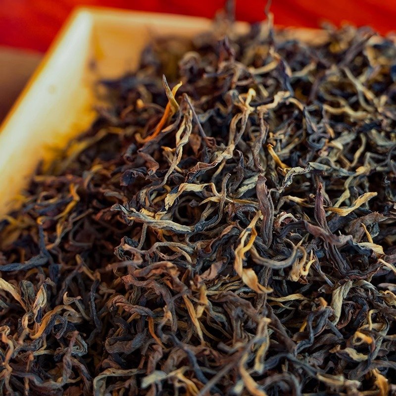 Ice Island Ancient Tree Black Tea – Premium Yunnan Dianhong | 150g Gift Set (2 Cans) | Sun-Dried Craft - Image 2