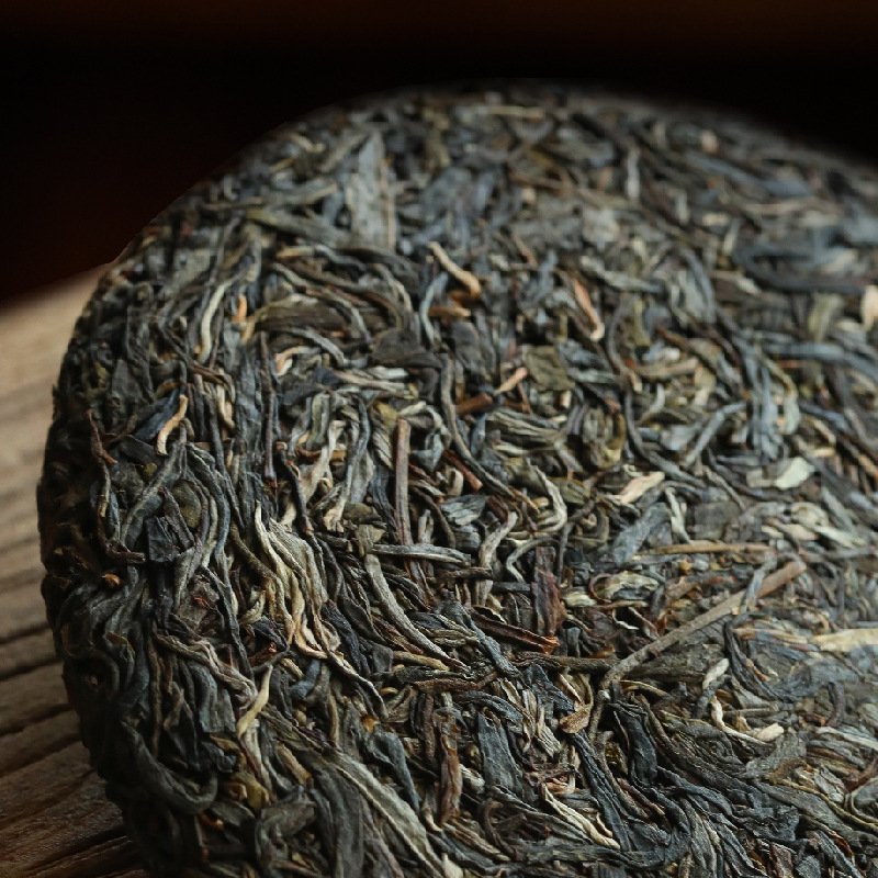 Tongqinghe Ancient Tree Raw Pu'er Tea from Yi Wu Protected Forest – 357g Cake | Sheng Pu'er - Image 2