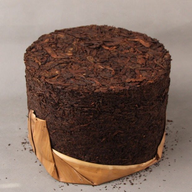 2005 Camphor-Aroma Ancient Tree Ripe Pu'er Tea Column – 3kg Dragon Column Cylinder Tea - Image 2