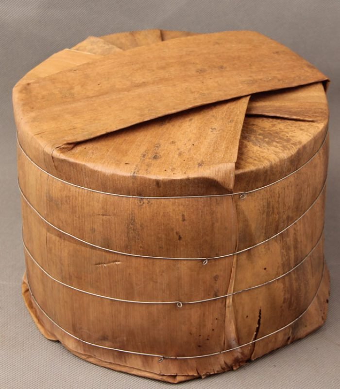 2005 Camphor-Aroma Ancient Tree Ripe Pu’er Tea Column – 3kg Dragon Column Cylinder Tea